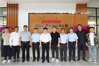 Accueillons chaleureusement les dirigeants du gouvernement de la bannière Keyouqian de Mongolie intéAccueillons chaleureusement les dirigeants du gouvernement de la bannière Keyouqian de Mongolie intérieure et du groupe Senfa pour qu'ils visitent l'entreprise pour obtenir des conseils